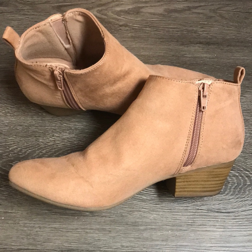 ❌ SOLD - Old Navy Pink Booties